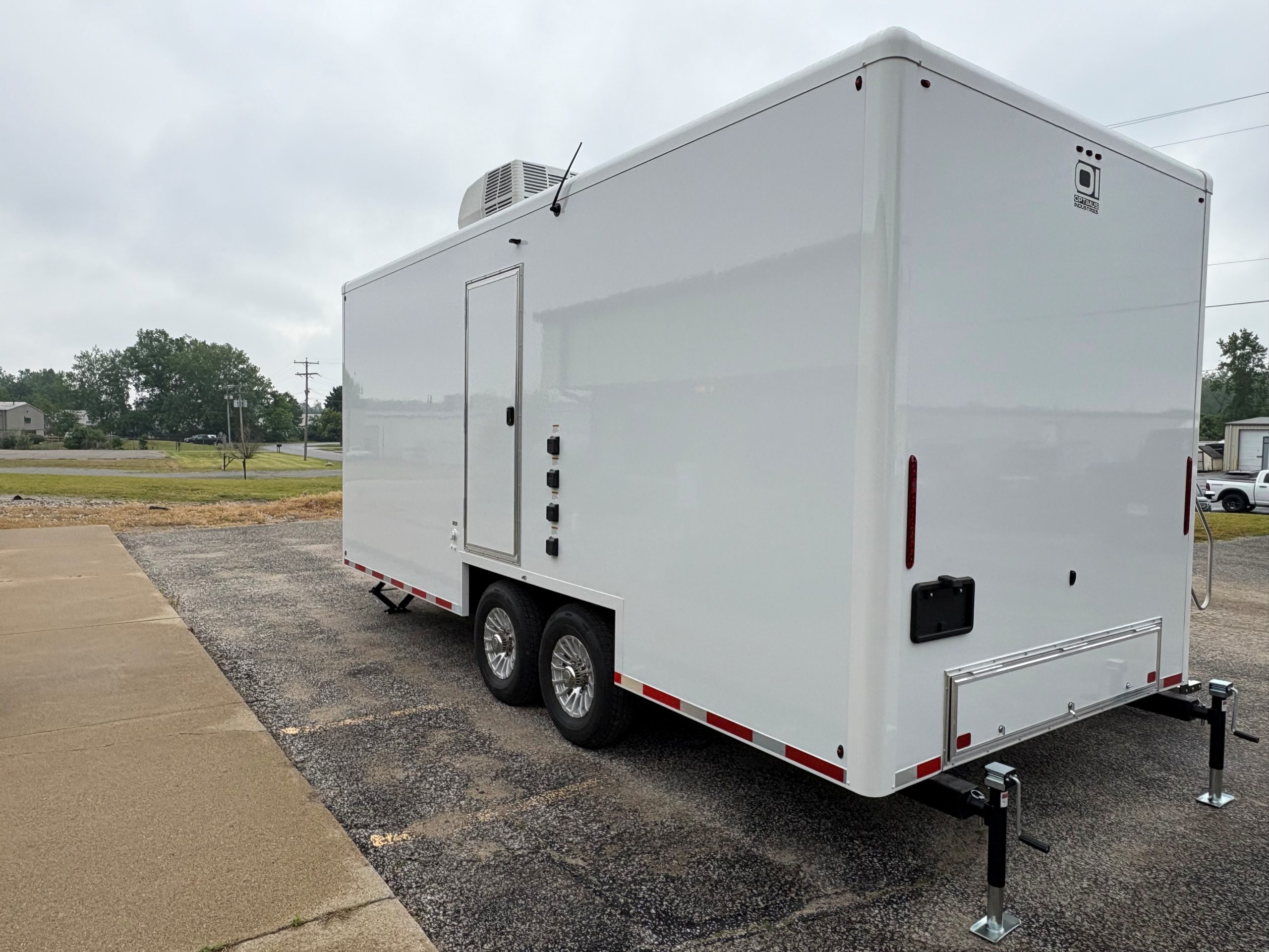 NRT-620 Public – 720 gallon waste tank, 4 season package