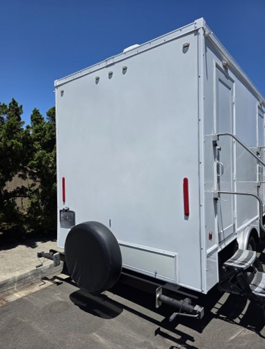 Pristine High End Event 2019 14′ 4 Station Restroom Trailer